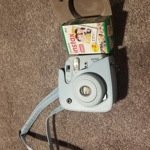 Instant camera